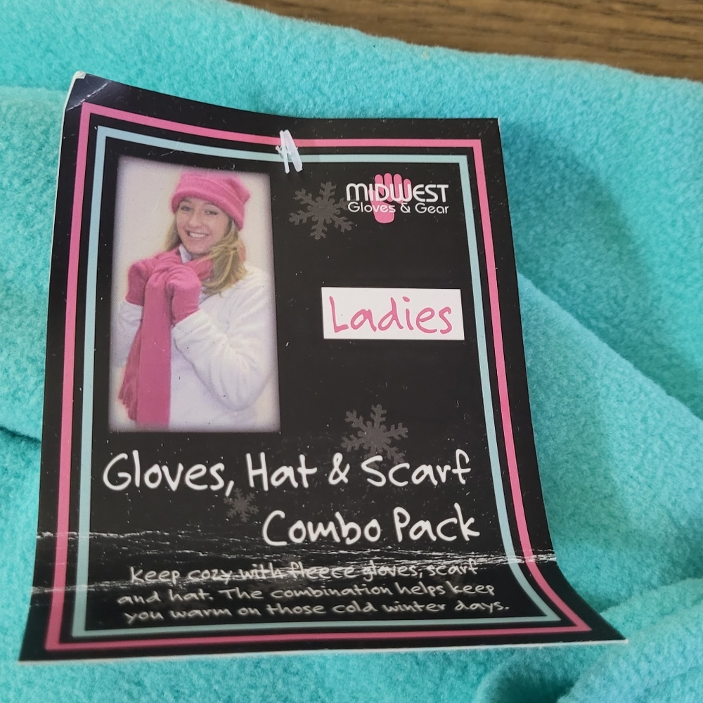 Midwest Gloves, Hat & Scarf Combo - Picture 3 of 5